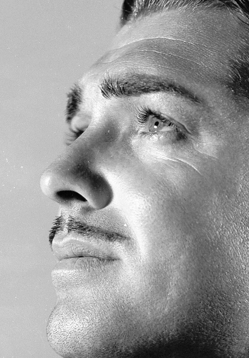 Photo:  Clark Gable, 1933